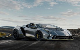 Lamborghini ra mắt bộ đôi siêu xe V12 chạy xăng cuối cùng, sau đây sẽ toàn siêu xe điện êm ru chưa biết nẹt pô kiểu gì