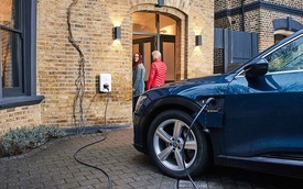 Lạm phát khiến nhiều chủ sở hữu xe điện ngày càng thất vọng với việc sạc tại nhà