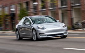 Giá ô tô điện sắp biến động lớn: Tụt như xe lao dốc