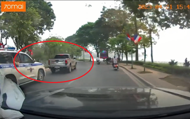 Camera hành trình ghi lại cảnh ô tô bán tải cản trở đoàn xe ưu tiên: Tài xế bị phạt nặng