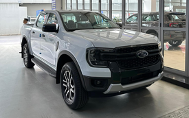 Ford Ranger Sport và XLS 2023 đã về đại lý: Nhiều nâng cấp hợp gu khách Việt, tiếp tục lấn át Hilux và Triton