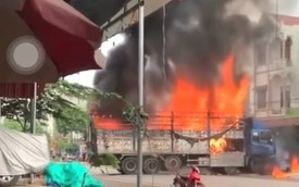 Tài xế dũng cảm lái xe tải đang bốc cháy ngùn ngụt ra khỏi nơi đông người