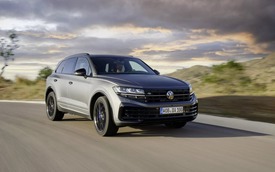 Volkswagen Touareg 2023 ra mắt: Giá khởi điểm quy đổi 1,75 tỷ đồng, tham vọng đấu X5 và GLE