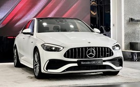 Ảnh thực tế Merccedes-AMG C 43 lắp ráp giá 2,96 tỷ vừa về đại lý: Nhiều chi tiết khác bản thường, mạnh hơn Porsche 911