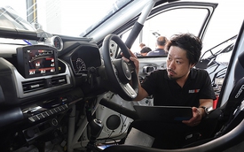 Mitsubishi Triton 2024 lần đầu lộ nội thất ngoài đời thực qua bản đua: Khác hẳn đời cũ, vài điểm giống Xpander