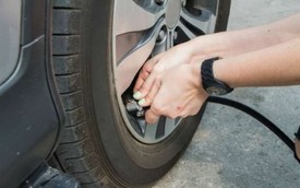 Có nên bơm lốp ô tô bằng khí nitơ?