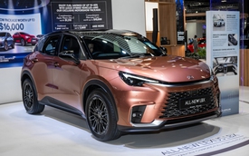 Sờ tận tay xe nhỏ nhất, rẻ nhất của Lexus: Vỏ như RX, ruột từ Yaris Cross nhưng nhiều option, hàng ghế sau chật