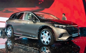 Mercedes-Maybach EQS 680 vừa ra mắt Việt Nam đã có khách chốt luôn tại sự kiện: Giá 7,61 tỷ, 3 màn hình, mạnh gần 660 mã lực, chạy 611km/sạc