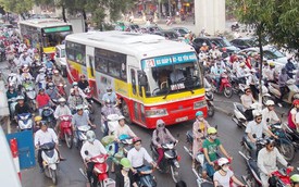 Hà Nội cấm xe máy cũ, ô tô, xe buýt chạy dầu trong vùng phát thải thấp