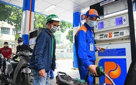 Giá xăng RON 95 giảm xuống mức thấp nhất 3 năm