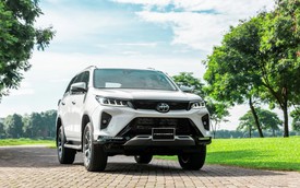 Toyota Fortuner thêm bản mới: Bổ sung máy xăng cho bản Legender, giá cao hơn máy dầu 45-105 triệu đồng