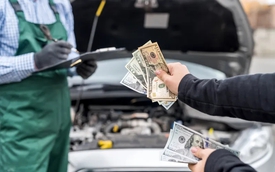 Sửa chữa ô tô ngày càng đắt đỏ: Xe phổ thông nhưng chi phí không phổ thông, 'thủ phạm' không ngờ tới