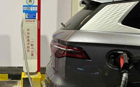 Trung Quốc khiến thế giới choáng váng: Tạo ra bộ sạc siêu thực trong 8 phút đi được 600km, biến việc nạp năng lượng cho xe điện nhanh như đổ xăng