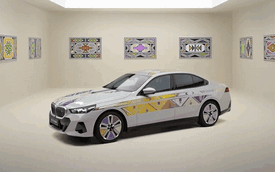 Sơn đổi màu BMW lên tầm cao mới: Hàng triệu hạt sơn di chuyển trên 4 dải màu khi dòng điện chạy qua