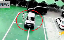 Ngang ngược đỗ giữa 4 lốt để xe, nữ tài xế chết lặng với cảnh tượng này: Camera hé lộ toàn bộ diễn biến!