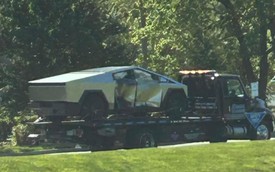 'Xe tăng' Tesla Cybertruck đầu tiên bị đâm nặng lại có 'hung thủ' vô cùng bất ngờ tới từ Ford