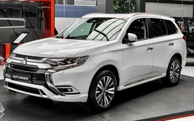 Đại lý xả kho lô Mitsubishi Outlander 2023 cuối cùng: Giảm tới 140 triệu đồng nhưng chỉ áp dụng cho phiên bản này