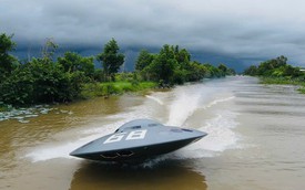 Thanh niên ở Kiên Giang tự chế 'đĩa bay' lướt trên nước