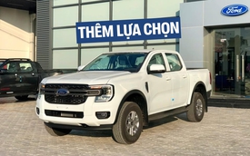 Ford Ranger âm thầm bổ sung bản mới ở Việt Nam: Đắt hơn XLS 1 cầu 26 triệu đồng, thêm lót thùng, nắp cuộn