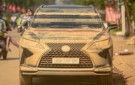 Nước rút, người Thái Nguyên đau xót nhìn hàng trăm ô tô phủ bùn, chết máy sau lũ