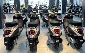 Vừa về đại lý lô xe tay ga Ý màu độc lạ giá ưu đãi, ngập công nghệ: Chìa thông minh mở cốp từ xa như ô tô