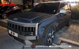 Lộ ảnh Hyundai Santa Fe bản mới: Đầu xe thiết kế lại nhưng phần đuôi vẫn là ẩn số, nội thất thay đổi nhẹ