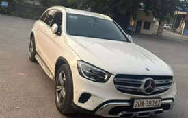 Ô tô Mercedes đỗ trên đê bị lũ cuốn trôi, 14 ngày chưa tìm thấy