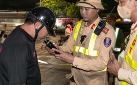 Tài xế vi phạm nồng độ cồn giả vờ mất trí, liên tục nói 'tôi không nhớ gì cả'