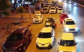 Cận cảnh tuyến đường được Trưởng Phòng CSGT Hà Nội nói "về đêm là thành bãi xe khổng lồ"