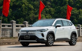 Toyota dùng ưu đãi khủng, thúc đẩy thị trường xe Hybrid dịp cuối năm