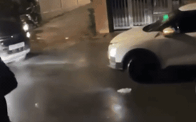 VIDEO: Đang cãi nhau, tài xế ôtô đậu ngược chiều bất ngờ tông thẳng xe đối diện