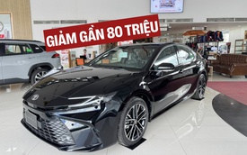Toyota Camry lần đầu khuyến mãi chính hãng từ đầu năm: Giảm nhiều nhất gần 80 triệu đồng, dễ hút thêm khách khi Mazda6 đã ‘dọn đường’