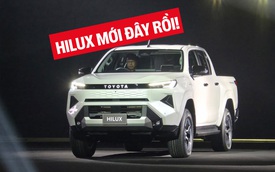 Toyota Hilux thế hệ mới ra mắt: Giá quy đổi từ 628 triệu đồng, lần đầu có bản thuần điện, nội thất như Prado