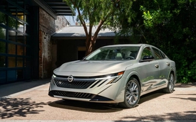 Nissan Sentra - Đàn anh Almera chốt giá khởi điểm quy đổi 590 triệu đồng, rẻ hơn hẳn Civic mà vẫn nhiều trang bị ‘ăn chơi’