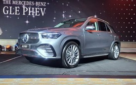Mercedes-Benz GLE 400e ra mắt Việt Nam: Giá 4,669 tỷ đồng, mạnh 381hp, cạnh tranh X5 bằng máy hybrid, hết xăng vẫn chạy được hơn 110km