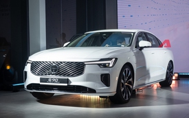 Chi tiết Volvo S90 mới vừa ra mắt Việt Nam: 2,75 tỷ đồng, rẻ hơn gần 150 triệu, thiết kế đẹp lên trông thấy, có màn hình Google