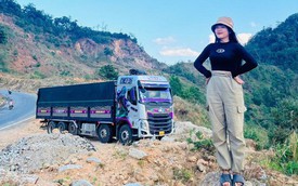 Chân dung nữ tài xế trẻ đẹp lái xe tải chở hàng cứu trợ miễn phí cho miền Trung