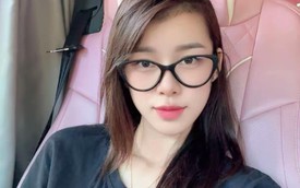 Mẹ đơn thân 26 tuổi lái xe tải chở 45 tấn nhu yếu phẩm vào vùng lũ Đắk Lắk