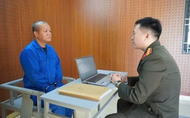 Bắt đối tượng bán hàng chục giấy phép lái xe mô tô giả cho người không biết chữ