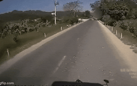 Vụ tai nạn khiến 4 người tử vong trong ô tô: Camera ghi lại cảnh xe 7 chỗ húc thẳng vào ô tô tải trên quốc lộ 1A