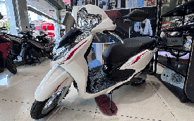 Xe máy Honda bị đẩy giá cao chót vót