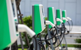 Infographic: Hạ tầng sạc pin ngày một vững mạnh, người Việt đã có thể an tâm mua xe điện