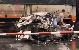 Ninh Bình: Tai nạn hy hữu, xe con bị "vò nát" tài xế vẫn bình an chui ra từ bên trong