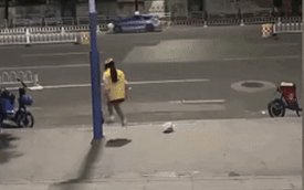 Nữ shipper khóc tức tưởi vì mất xe hút 60 triệu lượt xem: Không ai ngờ đây là thủ phạm!