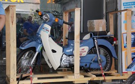 Bản độ ‘nhẹ’ Honda Super Cub 50 Final Edition giá trên 100 triệu đồng