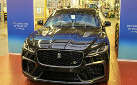 Jaguar chính thức 'rút ống thở' xe động cơ đốt trong: Chiếc F-Pace SVR cuối cùng rời xưởng để đi thẳng vào... bảo tàng