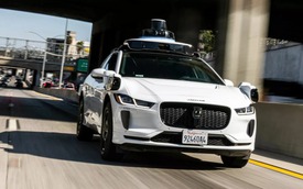 Nghề lạ đời nhất kỷ nguyên xe tự hành: Một lần đóng cửa xe cũng có thể kiếm được 600 nghìn đồng