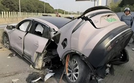 Gãy đôi sau khi tai nạn, mẫu xe điện Trung Quốc gây bất ngờ vì pin không phát nổ