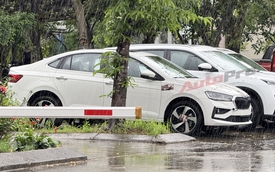 Skoda Slavia lần đầu lộ diện ngoài nhà máy tại Việt Nam: Một điểm cho thấy dễ có ADAS cạnh tranh City, Vios