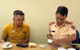 Phạt tài xế xe buýt mở cửa xe bất cẩn còn lớn tiếng đe dọa người đi đường